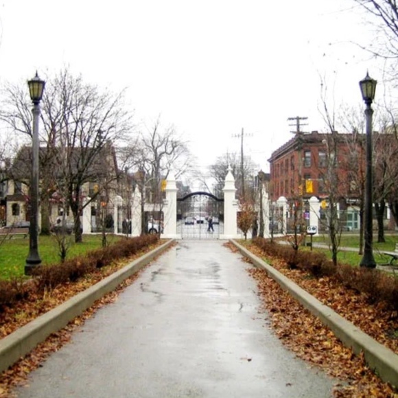 Meet your Posher - Picture 1 of 1